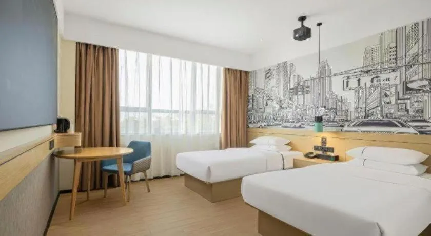 Bed in City Comfort Inn Hotel Guilin Hongling Road