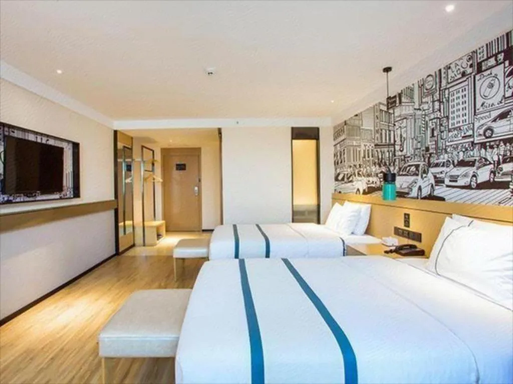 Bed in City Comfort Inn Hotel Guilin Hongling Road