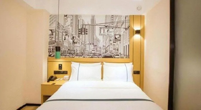 Bed in City Comfort Inn Hotel Guilin Hongling Road