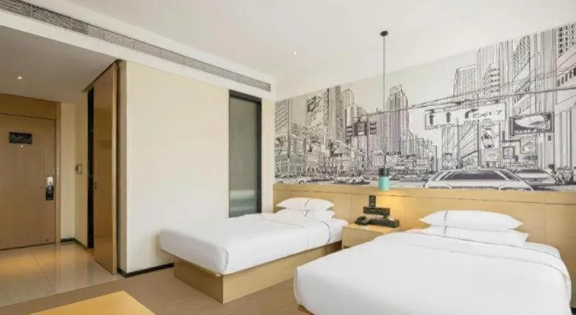 Bed in City Comfort Inn Hotel Guilin Hongling Road