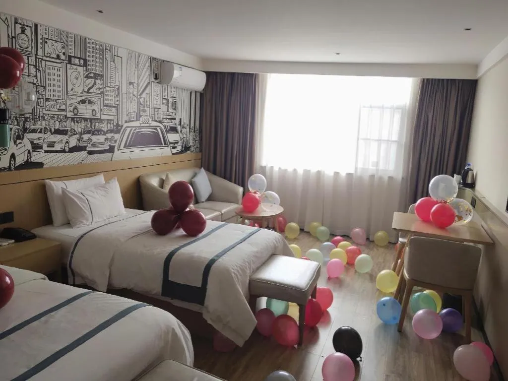 Bed in City Comfort Inn Hotel Guilin Hongling Road