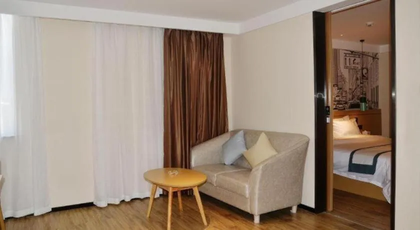 Bed in City Comfort Inn Hotel Guilin Hongling Road