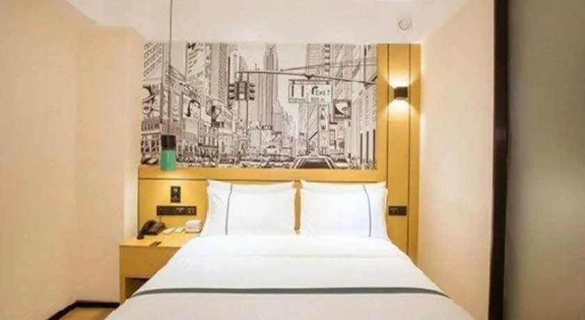 Bed in City Comfort Inn Hotel Guilin Hongling Road