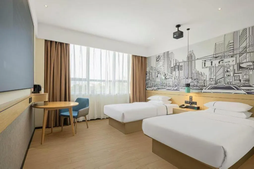 Bed in City Comfort Inn Hotel Guilin Hongling Road