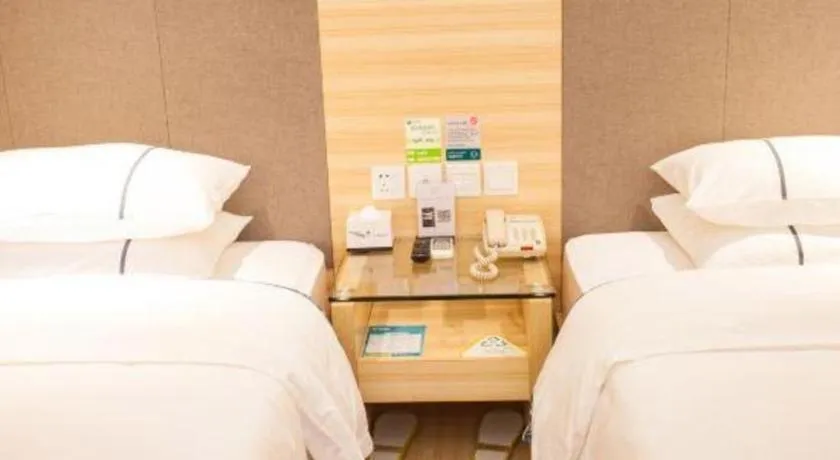 Bed in City Comfort Inn Zhanjiang Seaside Park Guanhai Corridor