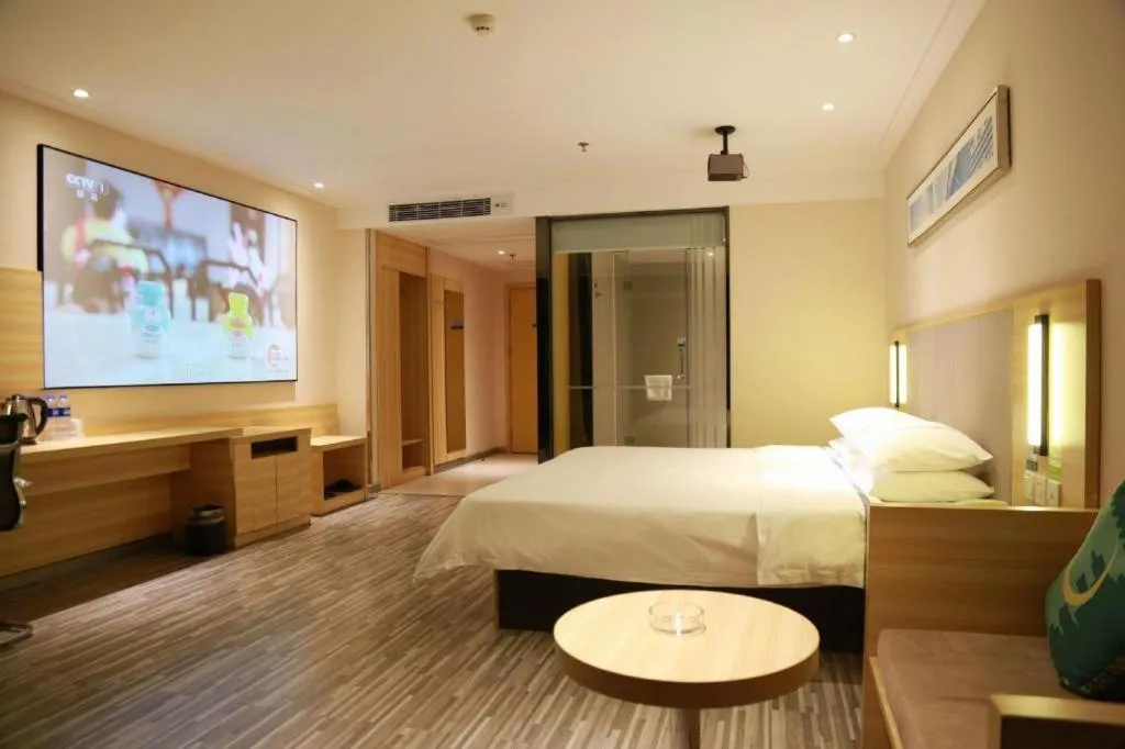 Bed in City Comfort Inn Zhanjiang Seaside Park Guanhai Corridor