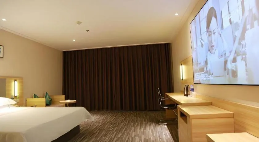 Bed in City Comfort Inn Zhanjiang Seaside Park Guanhai Corridor