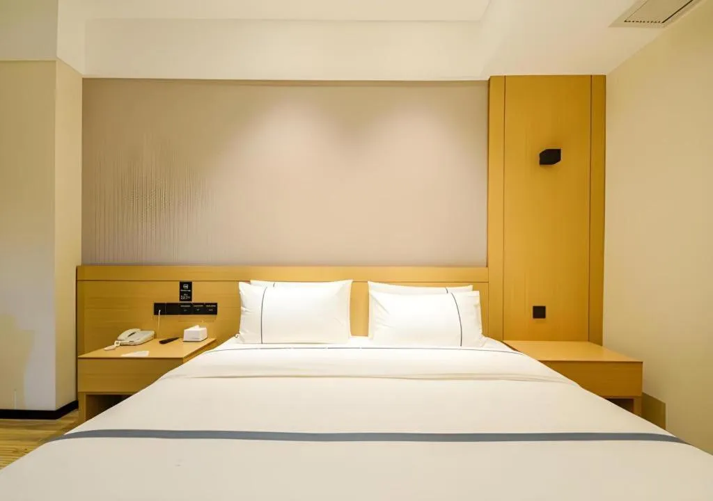 Bed in City Comfort Inn Suizhou Railway Station