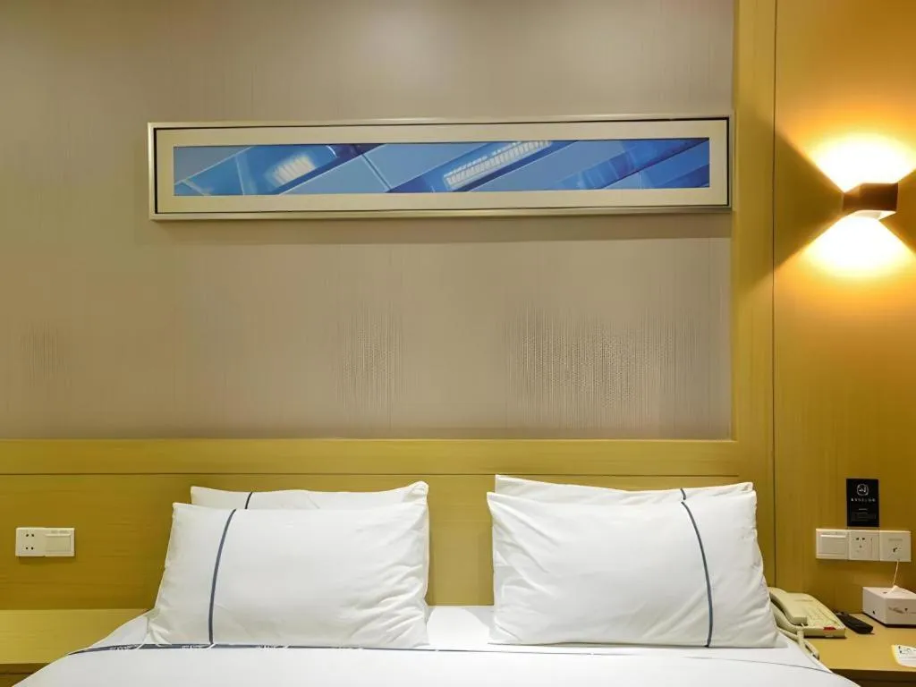 Bed in City Comfort Inn Jingzhou Jianli Jiangcheng Road