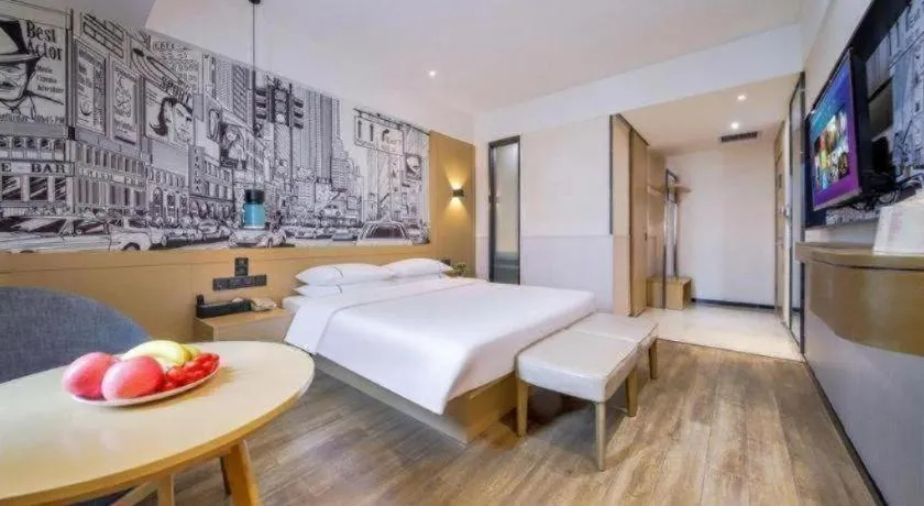 Bed in City Comfort Inn Chongqing Jiangbei International Airport