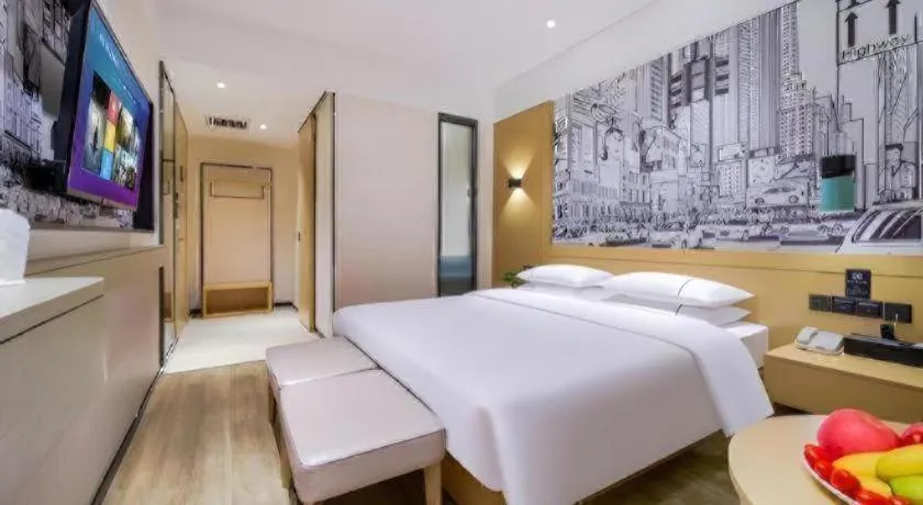 Bed in City Comfort Inn Chongqing Jiangbei International Airport