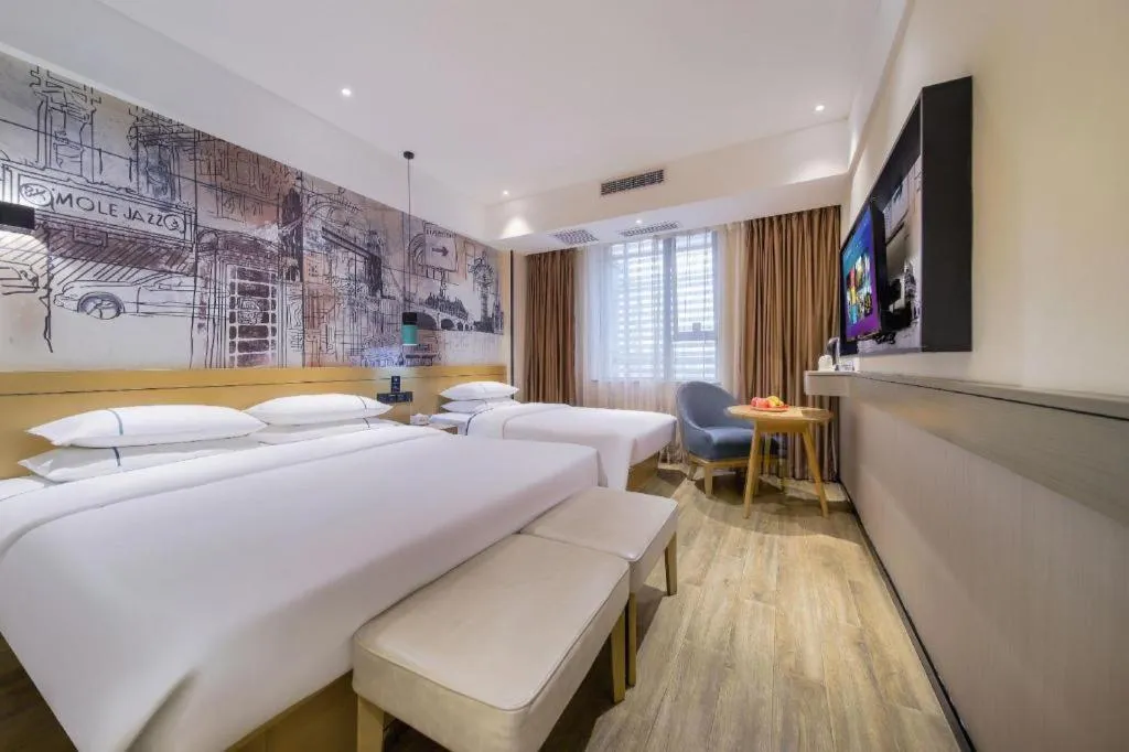 Bed in City Comfort Inn Chongqing Jiangbei International Airport