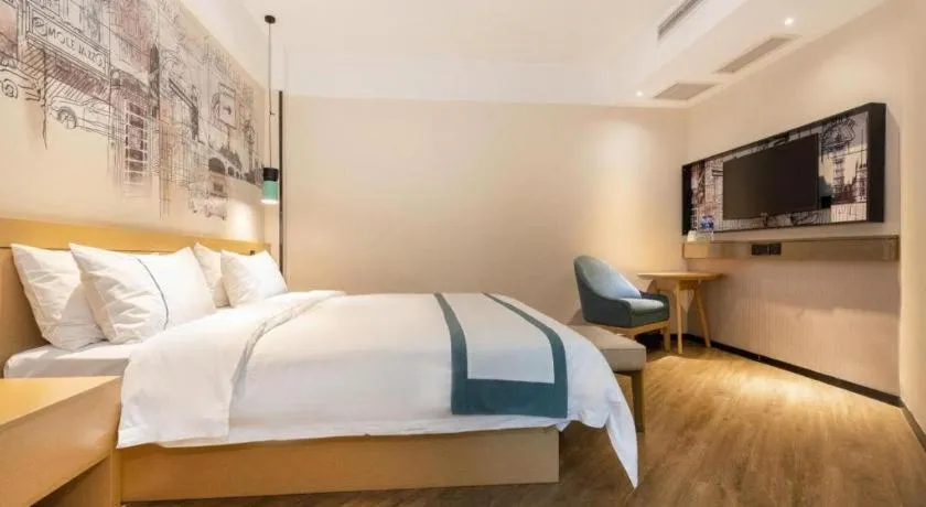 Bed in City Comfort Inn Chongqing Jiangbei International Airport