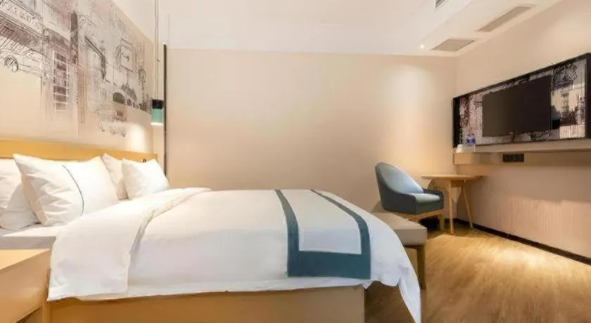 Bed in City Comfort Inn Chongqing Jiangbei International Airport