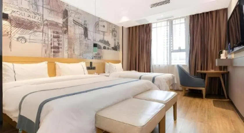 Bed in City Comfort Inn Chongqing Jiangbei International Airport