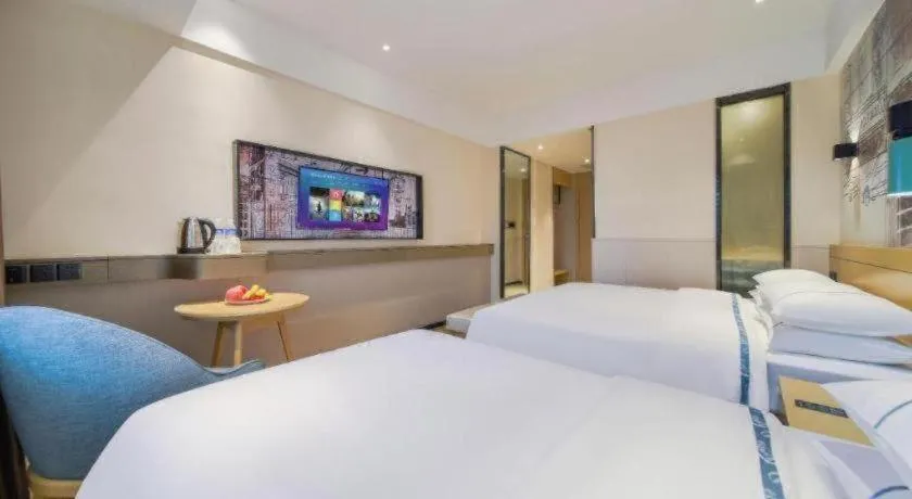 Bed in City Comfort Inn Chongqing Jiangbei International Airport