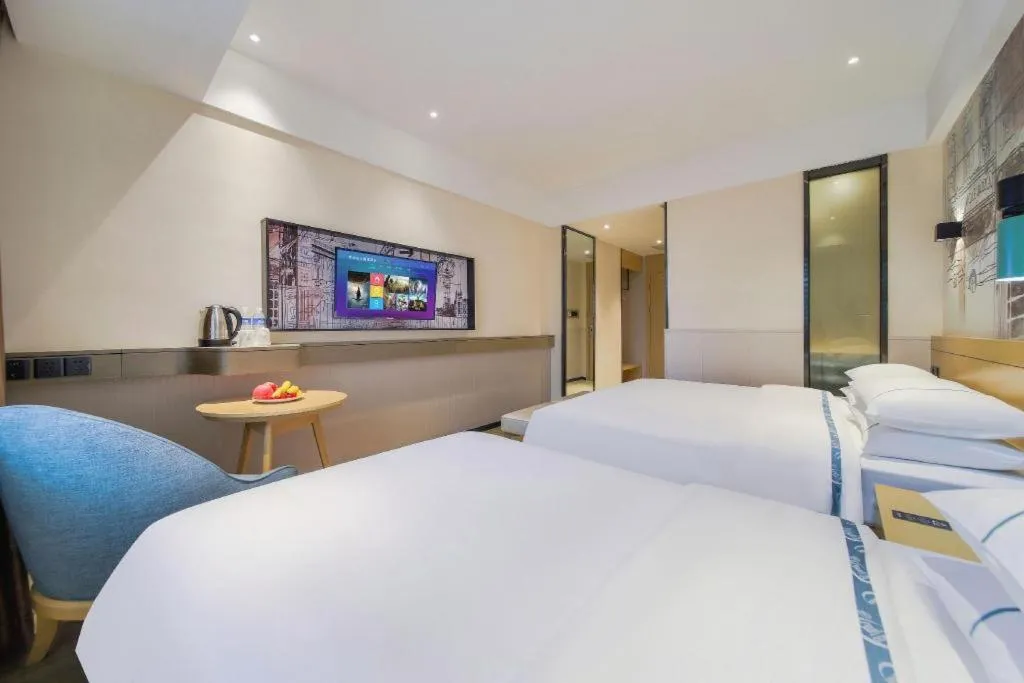 Bed in City Comfort Inn Chongqing Jiangbei International Airport