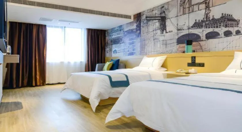 Bed in City Comfort Inn Chongqing Jiangbei International Airport