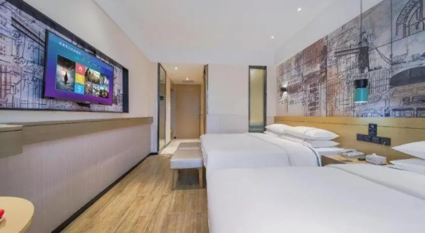 Bed in City Comfort Inn Chongqing Jiangbei International Airport