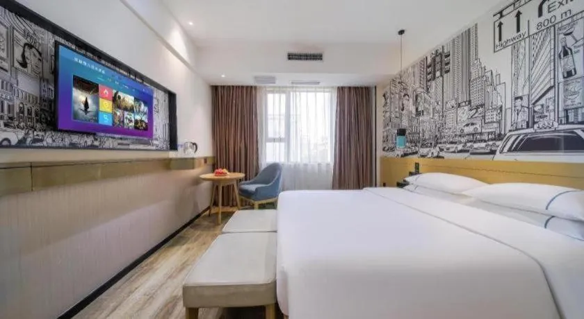 Bed in City Comfort Inn Chongqing Jiangbei International Airport