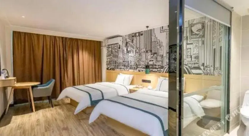 Bed in City Comfort Inn Yulin Youth Square 1st People's Hospital Bed in City Comfort Inn Yulin Youth Square 1st People's Hospital