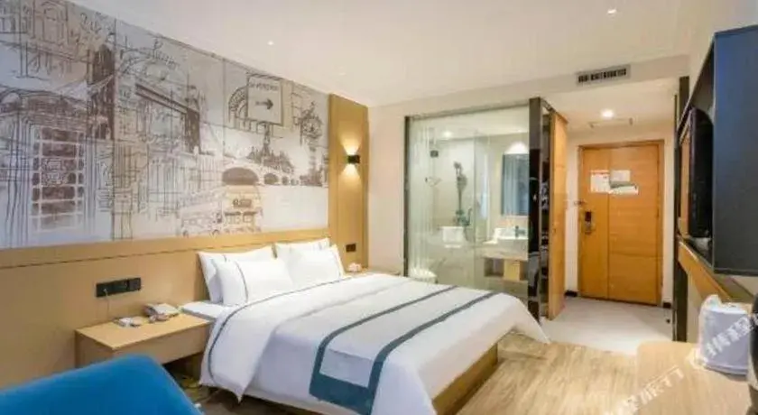 Bed in City Comfort Inn Yulin Youth Square 1st People's Hospital Bed in City Comfort Inn Yulin Youth Square 1st People's Hospital