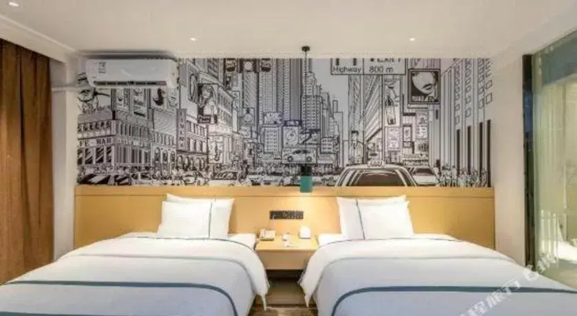 Bed in City Comfort Inn Yulin Youth Square 1st People's Hospital Bed in City Comfort Inn Yulin Youth Square 1st People's Hospital