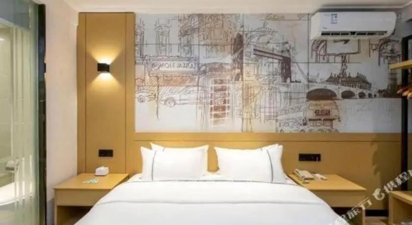 Bed in City Comfort Inn Yulin Youth Square 1st People's Hospital