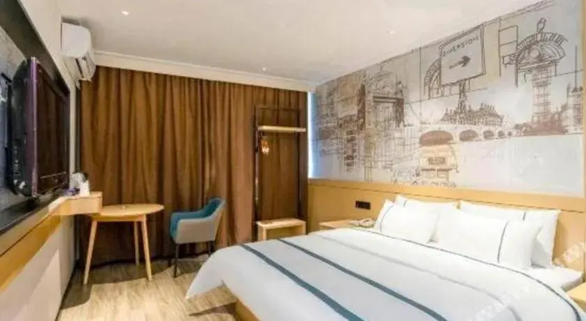 Bed in City Comfort Inn Yulin Youth Square 1st People's Hospital Bed in City Comfort Inn Yulin Youth Square 1st People's Hospital