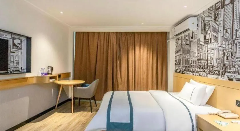 Bed in City Comfort Inn Yulin Youth Square 1st People's Hospital