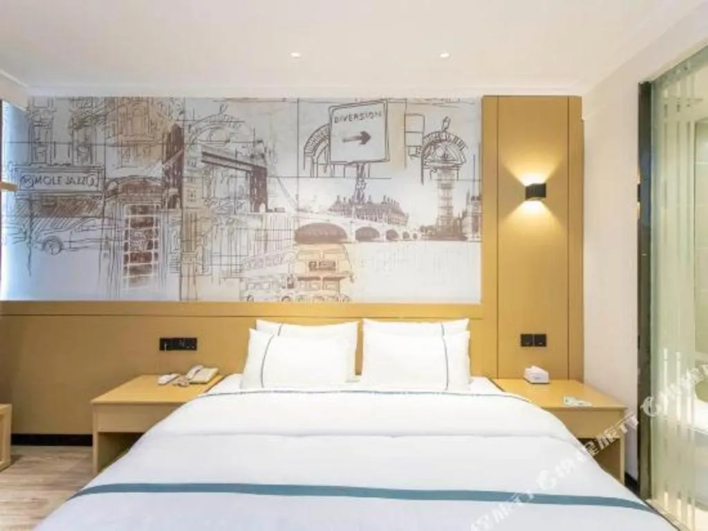 Bed in City Comfort Inn Yulin Youth Square 1st People's Hospital