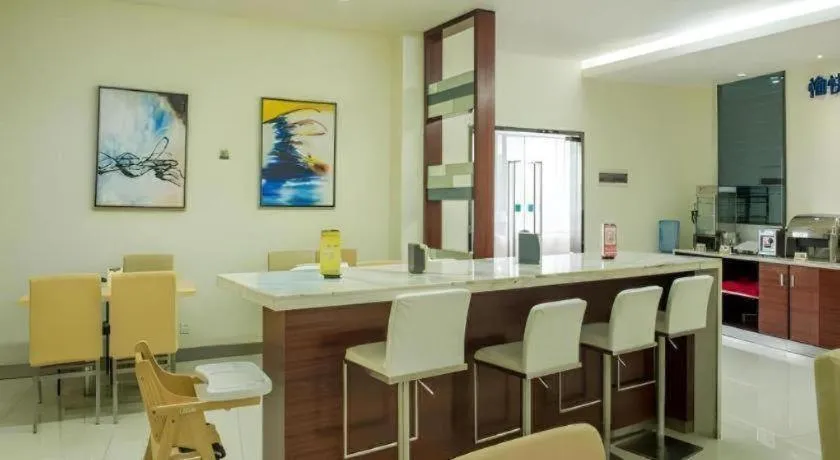 City Comfort Inn Yulin Youth Square 1st People's Hospital