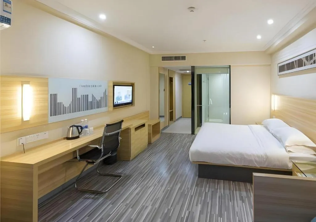 Bed in City Comfort Inn Wuhan Dream Times Baotong Temple Metro Station