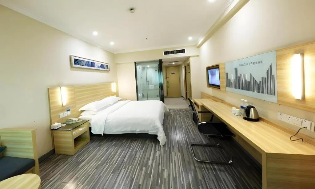 Bed in City Comfort Inn Wuhan Dream Times Baotong Temple Metro Station