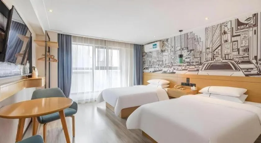 Bed in City Comfort Inn Wuhan Dream Times Baotong Temple Metro Station