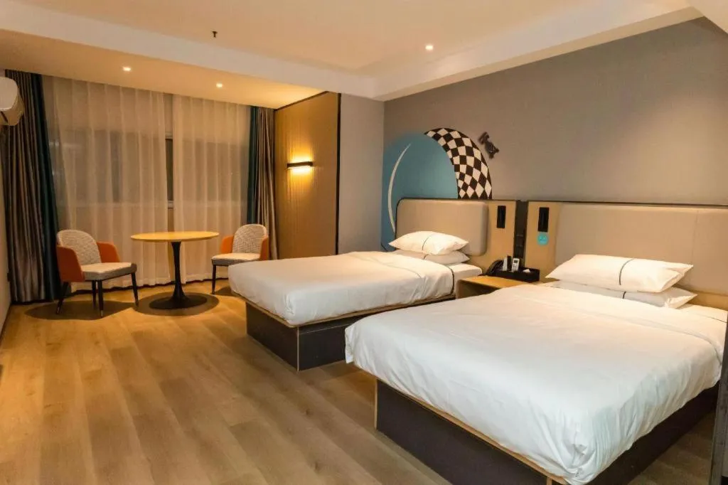 Bed in City Comfort Inn Wuhan Dream Times Baotong Temple Metro Station