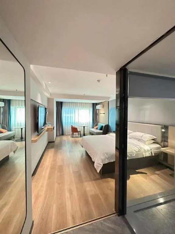 Bed in City Comfort Inn Wuhan Dream Times Baotong Temple Metro Station