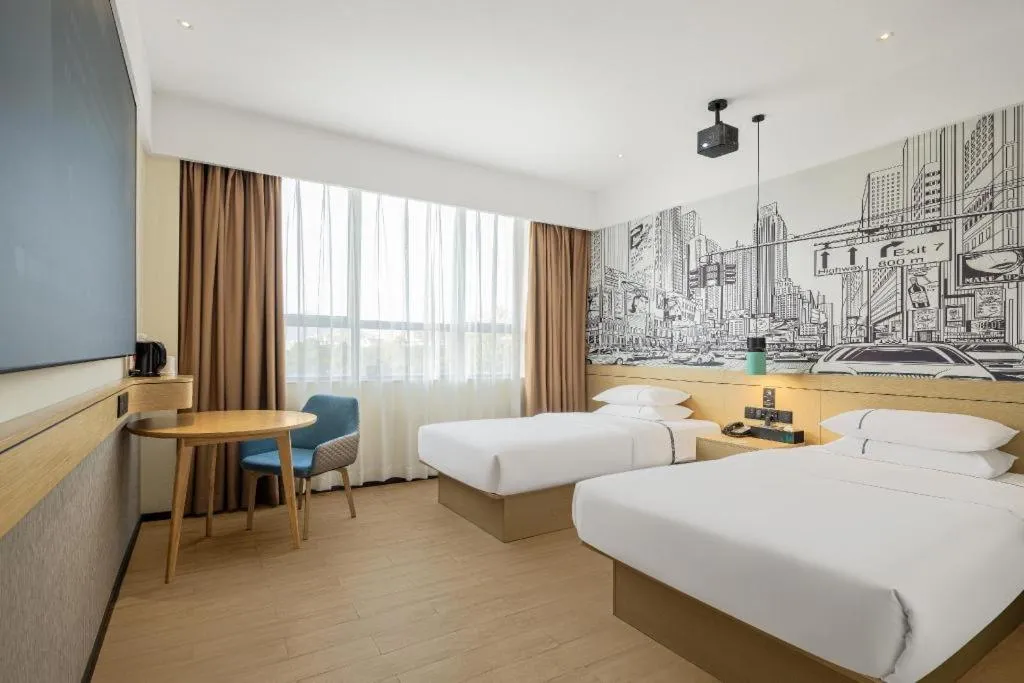 Bed in City Comfort Inn Zhanjiang Middle Haibin Avenue Wanda Plaza