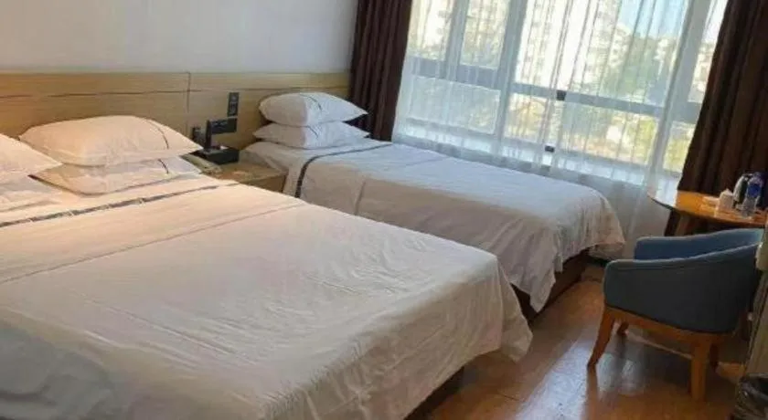 Bed in City Comfort Inn Zhanjiang Middle Haibin Avenue Wanda Plaza