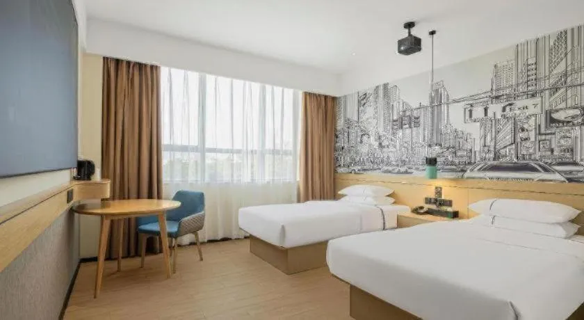 Bed in City Comfort Inn Zhanjiang Middle Haibin Avenue Wanda Plaza