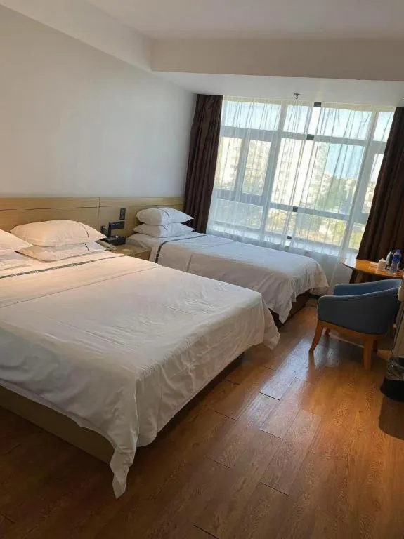 Bed in City Comfort Inn Zhanjiang Middle Haibin Avenue Wanda Plaza