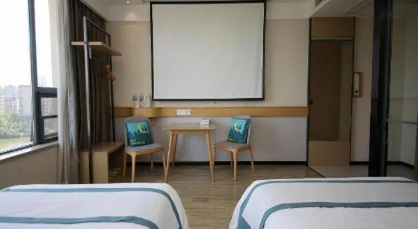 Bed in City Comfort Inn Huangshi Yangxin Mingyuewan Park