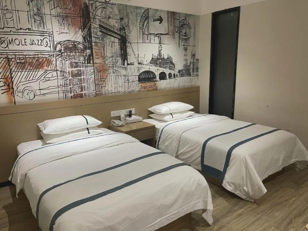 Bed in City Comfort Inn Huangshi Yangxin Mingyuewan Park
