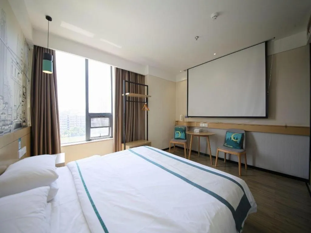 Bed in City Comfort Inn Huangshi Yangxin Mingyuewan Park