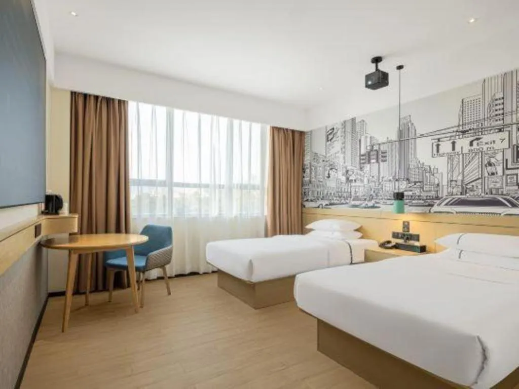 Bed in City Comfort Inn Liuzhou Gubu Street Ma'anshan Park