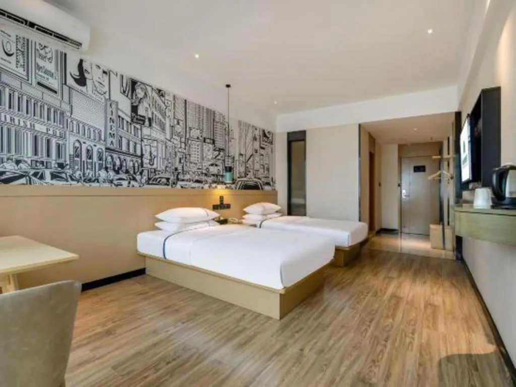 Bed in City Comfort Inn Liuzhou Gubu Street Ma'anshan Park