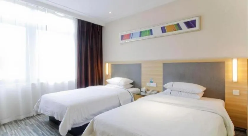 Bed in City Comfort Inn Hefei Binhu Wanda Plaza