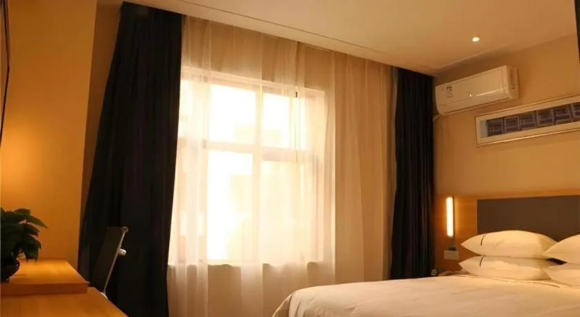 Bed in City Comfort Inn Hefei Binhu Wanda Plaza