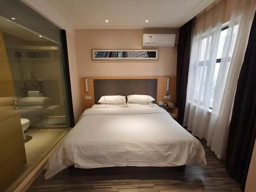 Bed in City Comfort Inn Hefei Binhu Wanda Plaza