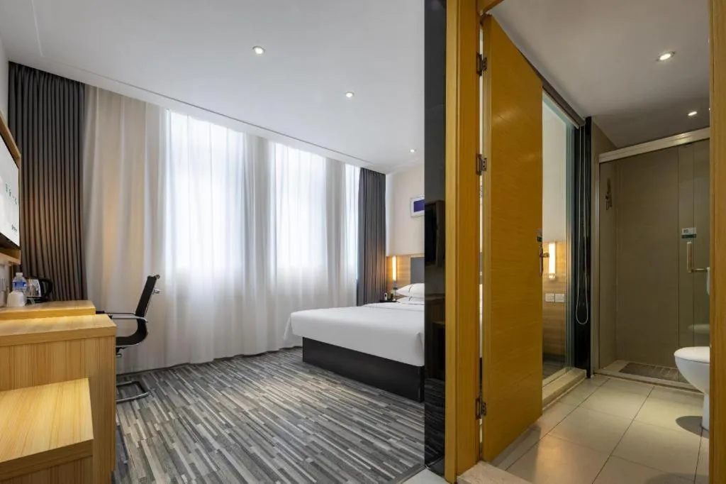 Bed in City Comfort Inn Hefei Binhu Wanda Plaza